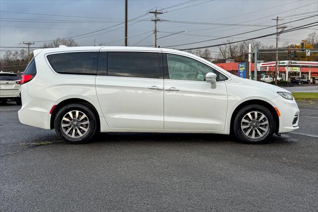 2022 Chrysler Pacifica Hybrid Touring L