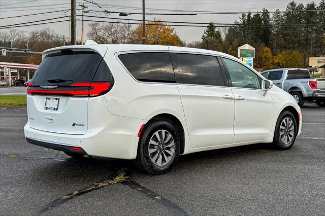2022 Chrysler Pacifica Hybrid Touring L
