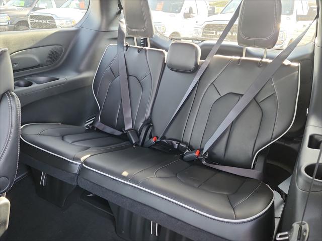 2026 Chrysler Pacifica Limited AWD