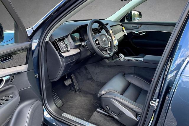 2026 Volvo XC90 Ultra Dark Theme, B6 AWD Gas (mild hybrid), Gasoline, 7 Seats