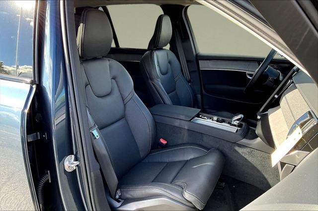 2026 Volvo XC90 Ultra Dark Theme, B6 AWD Gas (mild hybrid), Gasoline, 7 Seats