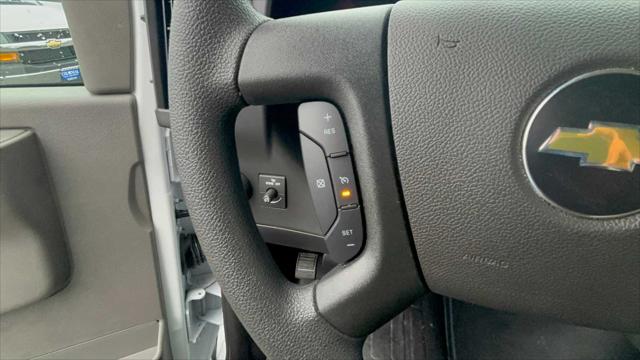 2025 Chevrolet Express Cutaway Work Van