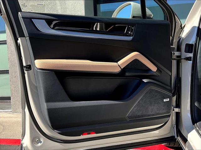 2026 Porsche Cayenne Unknown