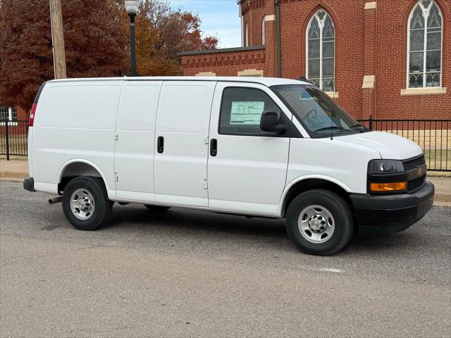 2025 Chevrolet Express Cargo Van RWD 2500 Regular Wheelbase WT