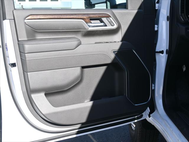 2026 GMC Sierra 3500HD Crew Cab, Long Bed, SLE Dual Rear Wheel, 4WD