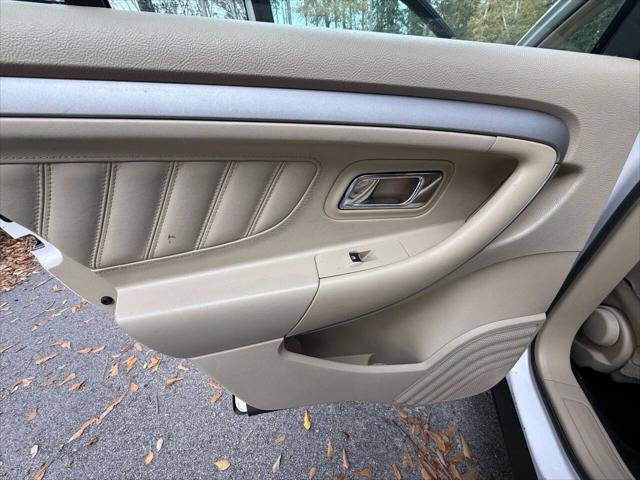 2016 Ford Taurus SEL