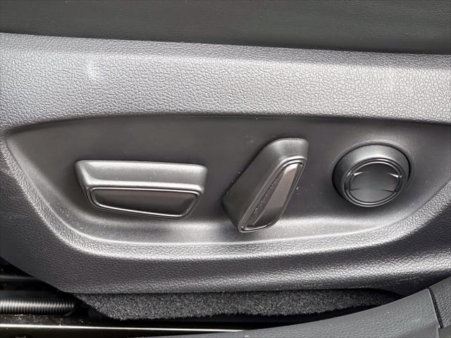 2024 Toyota Prius Prime XSE [14]