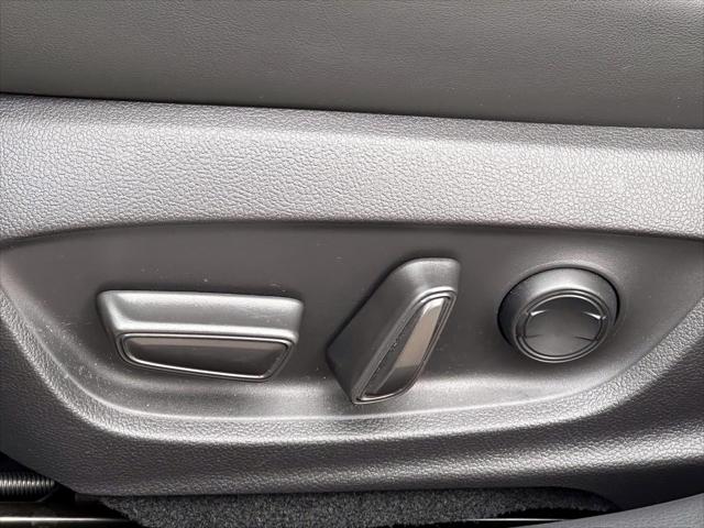 2024 Toyota Prius Prime XSE [12]