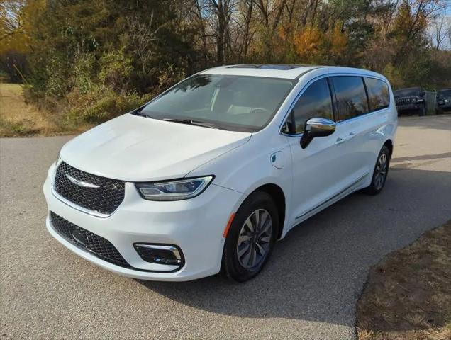 2023 Chrysler Pacifica Hybrid Limited for sale in Jordan, MN