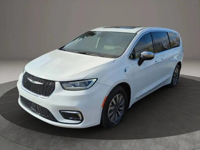 2023 Chrysler Pacifica Hybrid Limited for sale in Jordan, MN