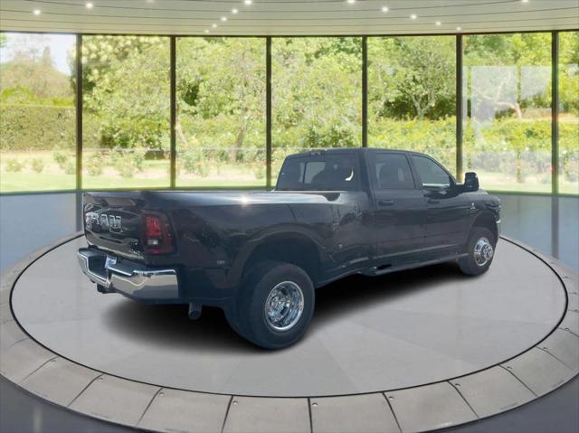 2026 RAM Ram 3500 RAM 3500 TRADESMAN CREW CAB 4X4 8 BOX