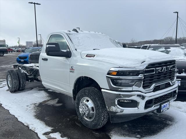 2026 RAM Ram 3500 Chassis Cab RAM 3500 TRADESMAN CHASSIS REGULAR CAB 4X4 84 CA