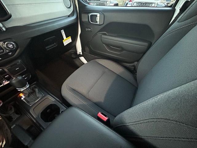 2026 Jeep Gladiator GLADIATOR SPORT S 4X4 2026 Jeep Gladiator GLADIATOR SPORT S 4X4