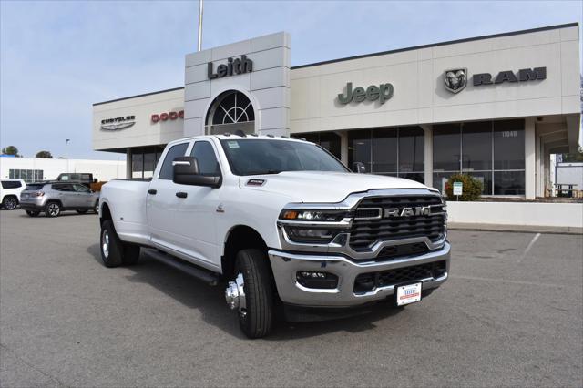 2026 RAM Ram 3500 RAM 3500 TRADESMAN CREW CAB 4X4 8 BOX