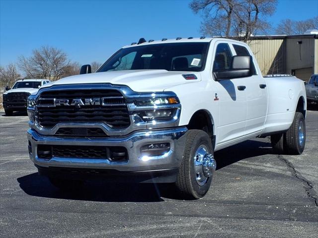 2026 RAM Ram 3500 RAM 3500 TRADESMAN CREW CAB 4X4 8 BOX