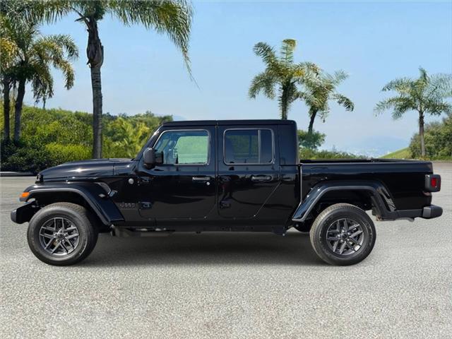 2026 Jeep Gladiator GLADIATOR SPORT S 4X4