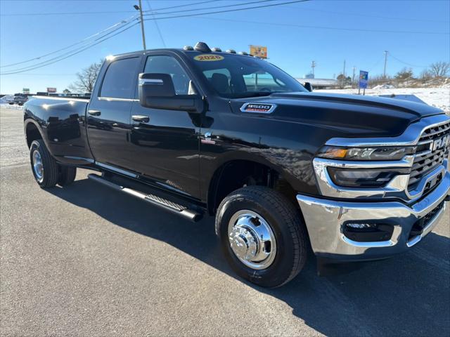 2026 RAM Ram 3500 RAM 3500 TRADESMAN CREW CAB 4X4 8 BOX