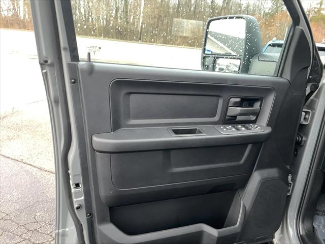 2026 Ram 2500 Black Express Crew Cab 4x4 6'4" Box