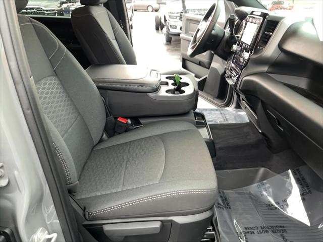 2026 Ram 2500 Black Express Crew Cab 4x4 6'4" Box