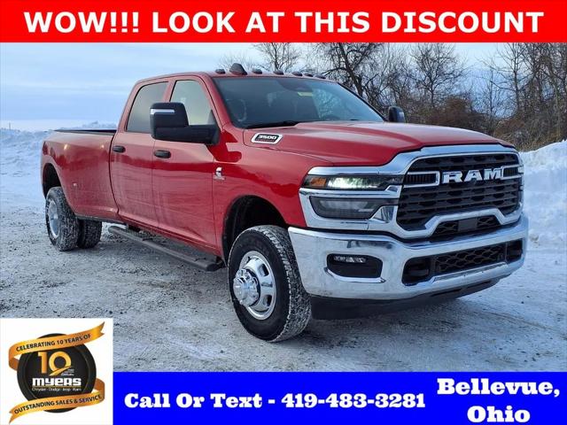 2026 RAM Ram 3500 RAM 3500 TRADESMAN CREW CAB 4X4 8 BOX