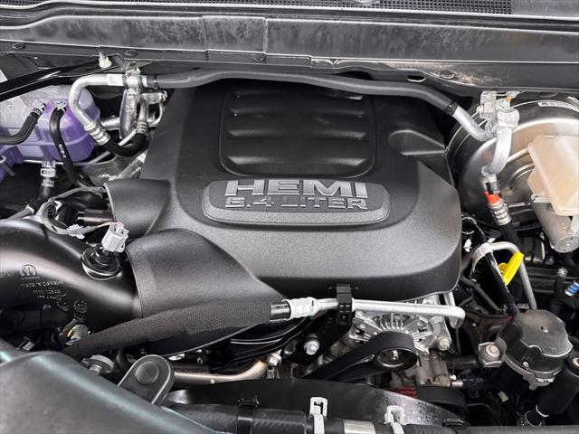 2026 RAM Ram 2500 RAM 2500 BLACK EXPRESS CREW CAB 4X4 64 BOX