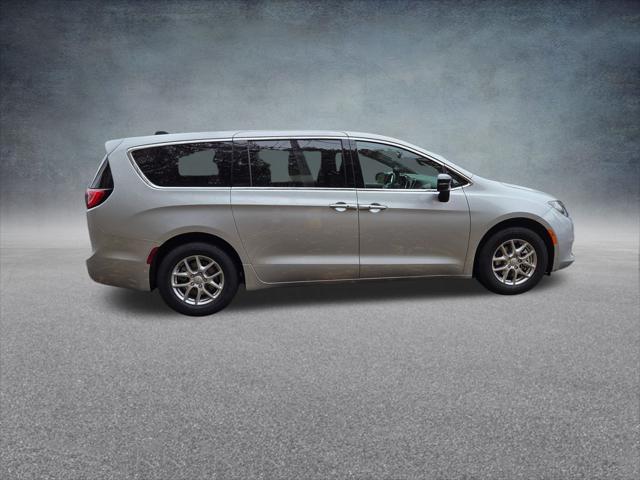 2026 Chrysler Voyager LX