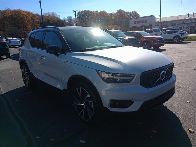2022 Volvo XC40 T5 R-Design 2022 Volvo XC40 T5 R-Design