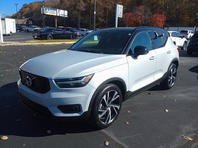 2022 Volvo XC40 T5 R-Design 2022 Volvo XC40 T5 R-Design