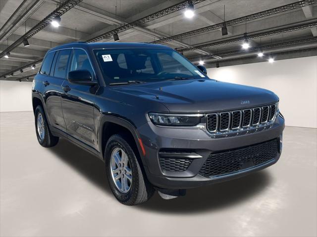 2023 Jeep Grand Cherokee Laredo 4x4