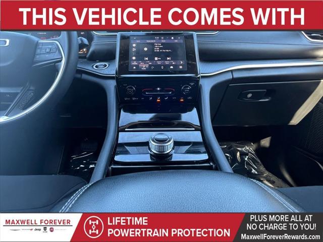 2023 Jeep Grand Cherokee Laredo 4x4