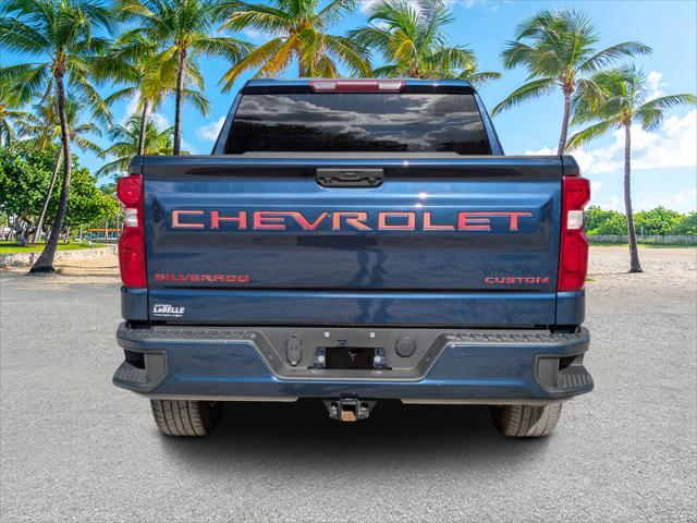 2022 Chevrolet Silverado 1500 2WD Crew Cab Short Bed Custom 2022 Chevrolet Silverado 1500 2WD Crew Cab Short Bed Custom