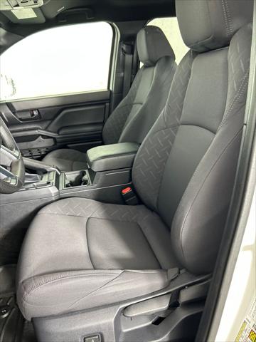 2024 Toyota Tacoma SR 2024 Toyota Tacoma SR