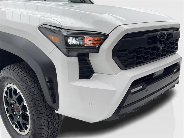 2025 Toyota Tacoma TRD Off-Road CAM,SUNROOF,HTD STS,BLIND SPOT,17 WL
