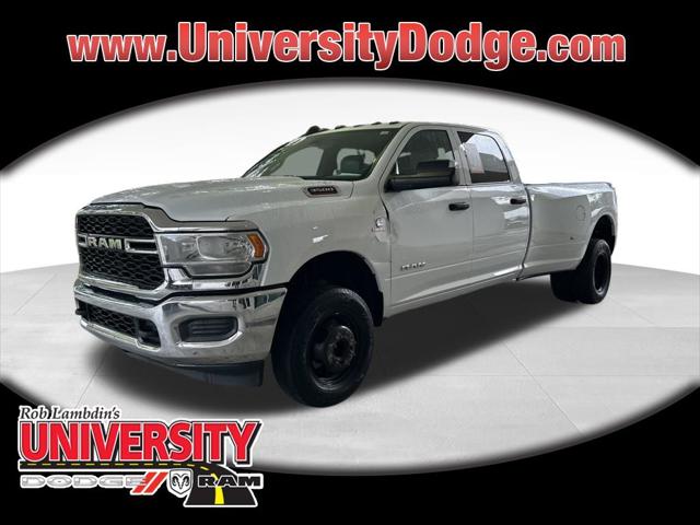 2022 RAM 3500 Tradesman Crew Cab 4x4 8 Box