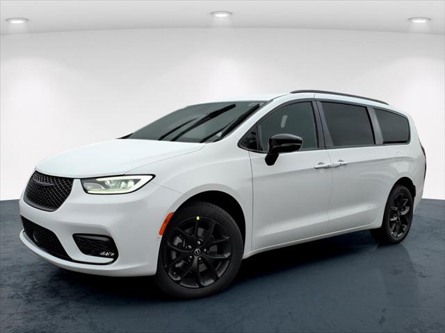 2026 Chrysler Pacifica Select AWD
