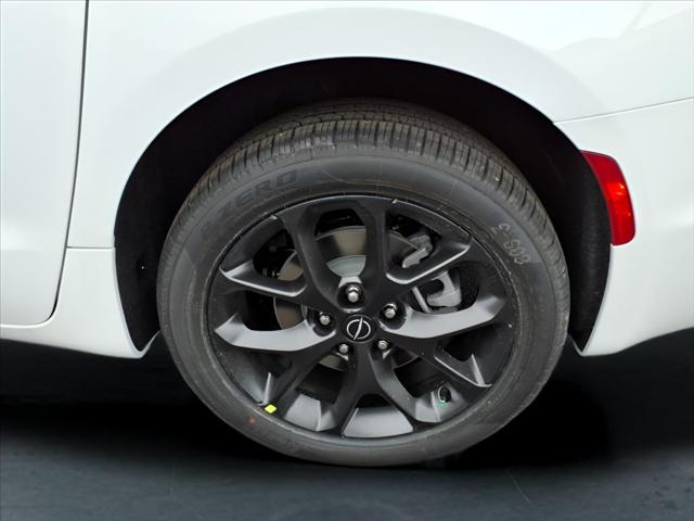 2026 Chrysler Pacifica Select AWD