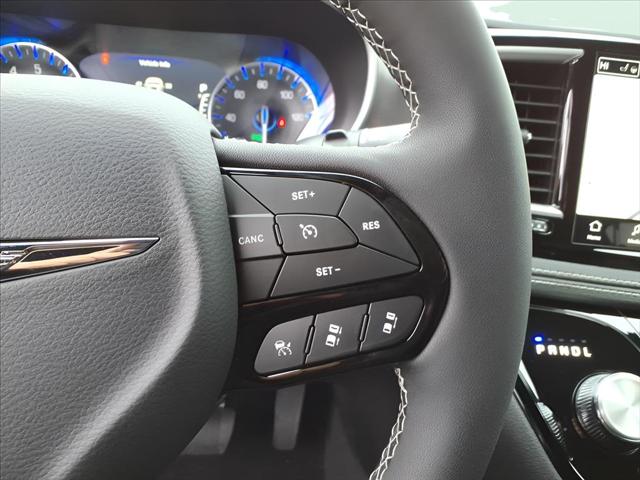 2026 Chrysler Pacifica Select AWD