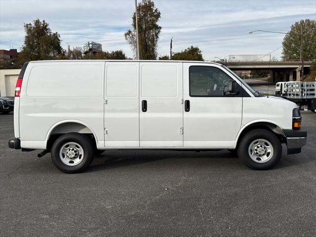 2025 Chevrolet Express Cargo Van RWD 2500 Regular Wheelbase WT