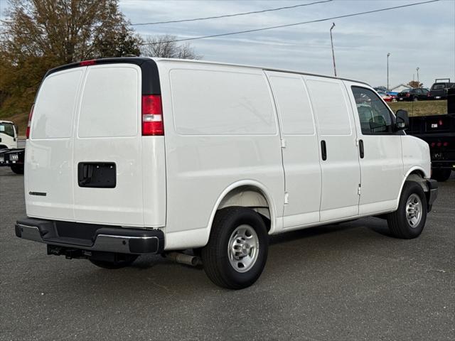 2025 Chevrolet Express Cargo Van RWD 2500 Regular Wheelbase WT