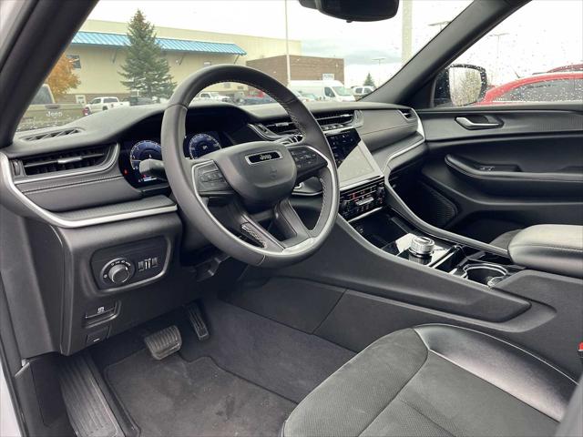 2023 Jeep Grand Cherokee Altitude 4x4 2023 Jeep Grand Cherokee Altitude 4x4