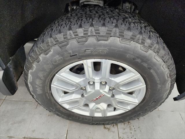 2022 GMC Sierra 2500HD 4WD Crew Cab Standard Bed SLT 2022 GMC Sierra 2500HD 4WD Crew Cab Standard Bed SLT