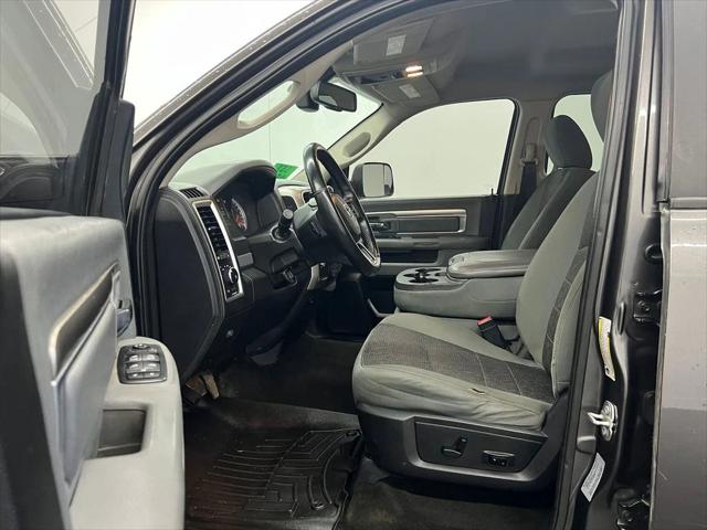 2017 RAM 2500 Big Horn Crew Cab 4x4 8 Box 2017 RAM 2500 Big Horn Crew Cab 4x4 8 Box