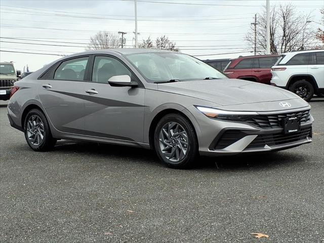 2024 Hyundai Elantra SEL 2024 Hyundai Elantra SEL