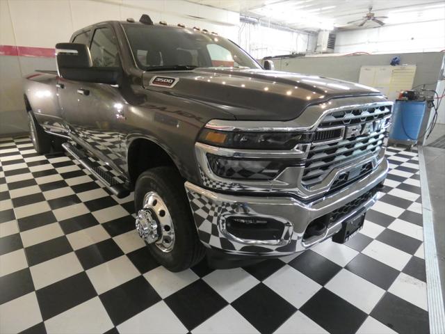 2026 RAM Ram 3500 RAM 3500 TRADESMAN CREW CAB 4X4 8 BOX