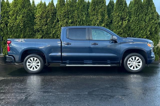 2022 Chevrolet Silverado 1500 4WD Crew Cab Standard Bed Custom 2022 Chevrolet Silverado 1500 4WD Crew Cab Standard Bed Custom