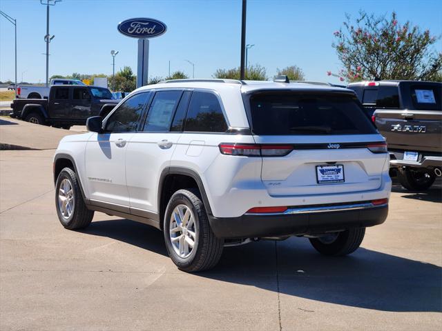 2025 Jeep Grand Cherokee GRAND CHEROKEE LAREDO X 4X4