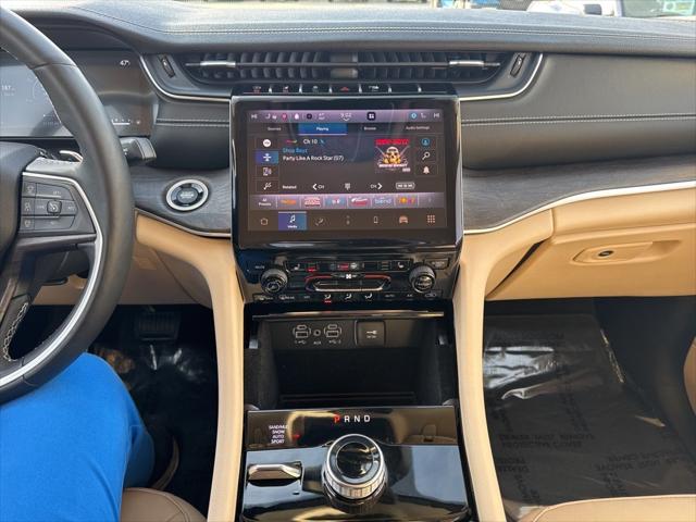 2022 Jeep Grand Cherokee Limited 4x4 2022 Jeep Grand Cherokee Limited 4x4