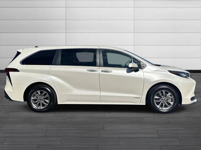 2021 Toyota Sienna XLE 8 Passenger 2021 Toyota Sienna XLE 8 Passenger