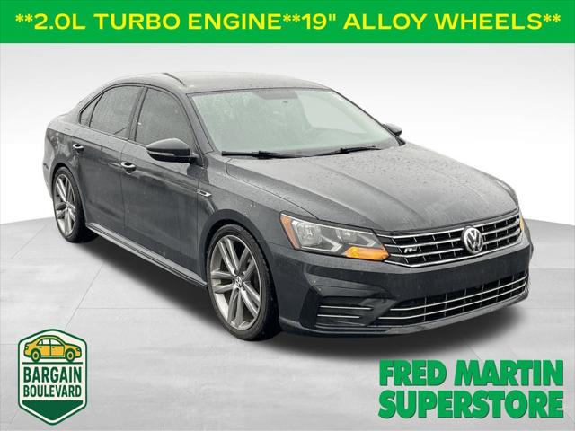 2018 Volkswagen Passat 2.0T R-Line 2018 Volkswagen Passat 2.0T R-Line