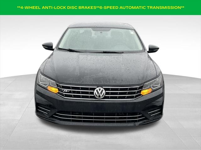 2018 Volkswagen Passat 2.0T R-Line 2018 Volkswagen Passat 2.0T R-Line